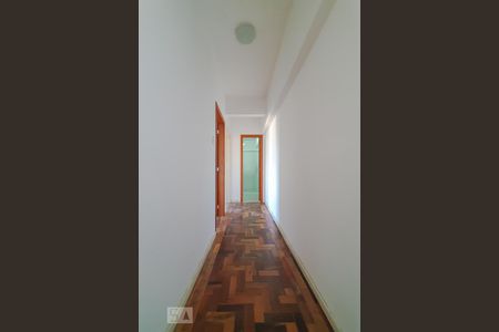 Corredor de apartamento à venda com 2 quartos, 90m² em Floresta, Porto Alegre