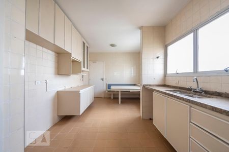 Apartamento para alugar com 222m², 4 quartos e 3 vagas Apartamento para alugar com 222m², 4 quartos e 3 vagasCozinha