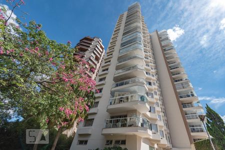 Apartamento para alugar com 222m², 4 quartos e 3 vagas Apartamento para alugar com 222m², 4 quartos e 3 vagasFachada do prédio