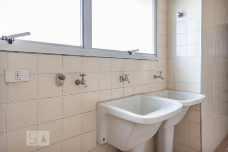 Apartamento para alugar com 222m², 4 quartos e 3 vagas Apartamento para alugar com 222m², 4 quartos e 3 vagasÁrea de serviço