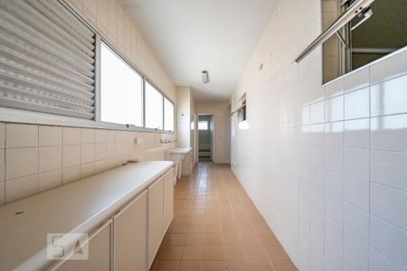 Apartamento para alugar com 222m², 4 quartos e 3 vagas Apartamento para alugar com 222m², 4 quartos e 3 vagasÁrea de serviço