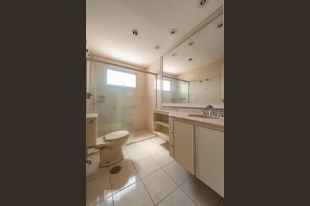 Apartamento para alugar com 222m², 4 quartos e 3 vagas Apartamento para alugar com 222m², 4 quartos e 3 vagasBanheiro social 1