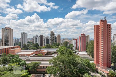 Apartamento para alugar com 222m², 4 quartos e 3 vagas Apartamento para alugar com 222m², 4 quartos e 3 vagasVista do Quarto 2