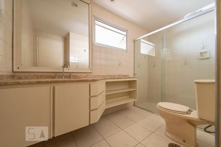 Apartamento para alugar com 222m², 4 quartos e 3 vagas Apartamento para alugar com 222m², 4 quartos e 3 vagasBanheiro da Suíte