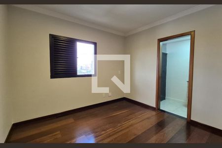 Apartamento à venda com 135m², 3 quartos e 2 vagasSuíte 2