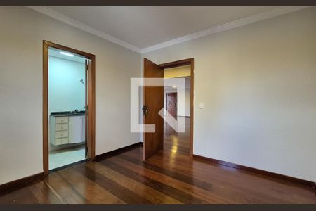 Apartamento à venda com 135m², 3 quartos e 2 vagasSuíte 2