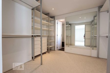 Apartamento à venda com 180m², 2 quartos e 4 vagassuite 2