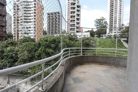 varanda de apartamento à venda com 2 quartos, 180m² em Vila Suzana, São Paulo