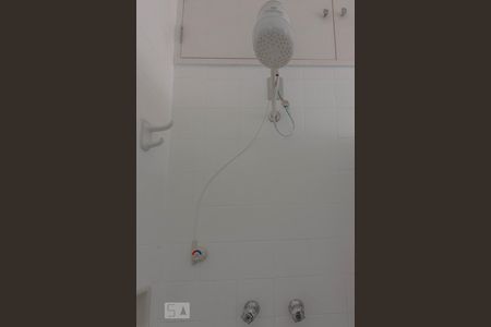 Casa à venda com 300m², 4 quartos e 2 vagas Casa à venda com 300m², 4 quartos e 2 vagasChuveiro Banheiro Social