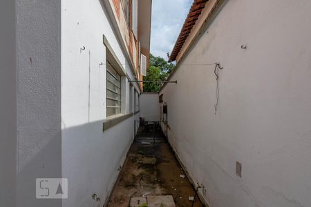 Casa à venda com 300m², 4 quartos e 2 vagas Casa à venda com 300m², 4 quartos e 2 vagasCorredor Área Externa