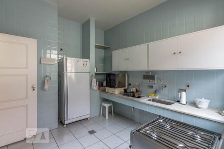 Casa à venda com 300m², 4 quartos e 2 vagas Casa à venda com 300m², 4 quartos e 2 vagasCozinha