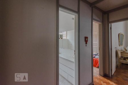 Casa à venda com 300m², 4 quartos e 2 vagas Casa à venda com 300m², 4 quartos e 2 vagasCorredor