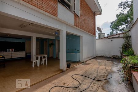 Casa à venda com 300m², 4 quartos e 2 vagas Casa à venda com 300m², 4 quartos e 2 vagasÁrea Externa Piso Inferior