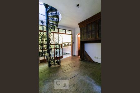 Casa para alugar com 800m², 4 quartos e 4 vagasSala Adega