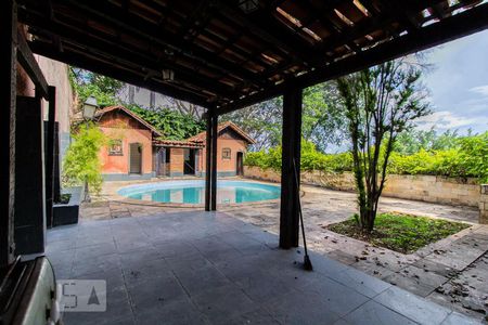 Casa para alugar com 800m², 4 quartos e 4 vagasÁrea piscina