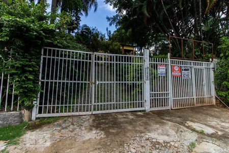 Casa para alugar com 800m², 4 quartos e 4 vagasFachada