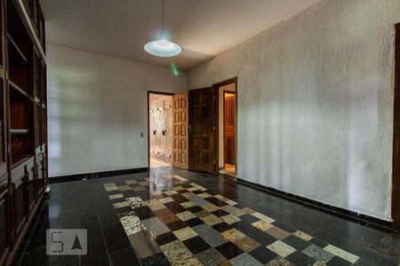 Casa para alugar com 800m², 4 quartos e 4 vagasSala