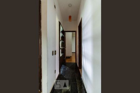 Casa para alugar com 800m², 4 quartos e 4 vagasCorredor