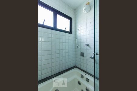 Banheiro de apartamento para alugar com 1 quarto, 35m² em Santa Amélia, Belo Horizonte