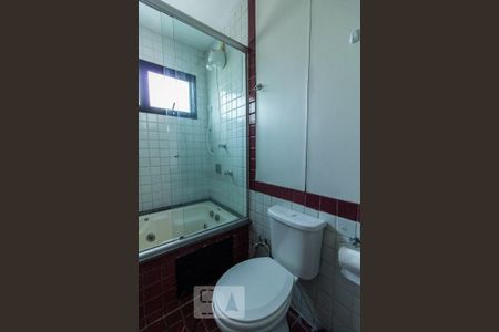 Banheiro de apartamento para alugar com 1 quarto, 35m² em Santa Amélia, Belo Horizonte