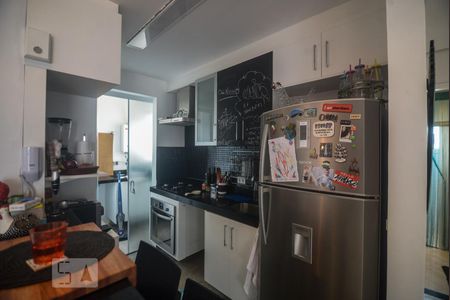 Cozinha de apartamento à venda com 2 quartos, 73m² em Vila Bertioga, São Paulo