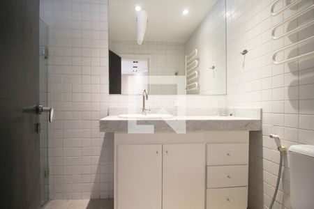 Banheiro da Suíte  de apartamento para alugar com 1 quarto, 82m² em Indianópolis, São Paulo