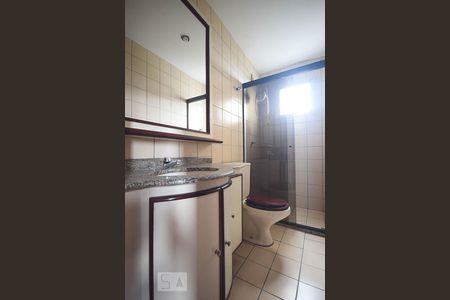 Banheiro suíte 1 de apartamento à venda com 3 quartos, 205m² em Vila Andrade, São Paulo