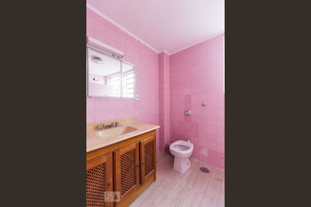 Banheiro de apartamento à venda com 2 quartos, 102m² em Menino Deus, Porto Alegre