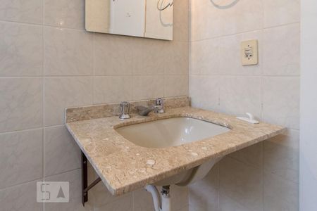 Banheiro de apartamento para alugar com 2 quartos, 173m² em São Francisco, Curitiba