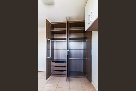Quarto 2 de apartamento para alugar com 2 quartos, 49m² em Parque Rural Fazenda Santa Cândida, Campinas