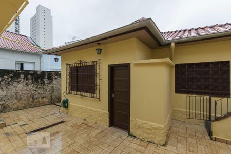 Casa à venda com 350m², 3 quartos e 2 vagasFundos