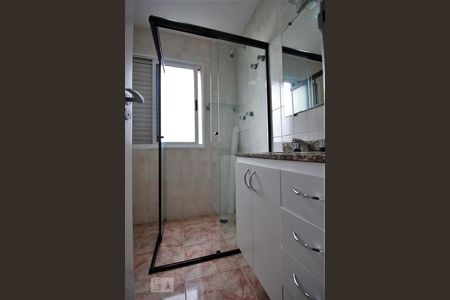 Banheiro da suíte 1 de apartamento para alugar com 2 quartos, 90m² em Jardim Monte Kemel, São Paulo