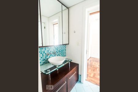 Banheiro 2 de apartamento para alugar com 2 quartos, 89m² em Jardim Botânico, Porto Alegre