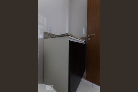 Banheiro de apartamento para alugar com 2 quartos, 60m² em Residencial Granville, Goiânia