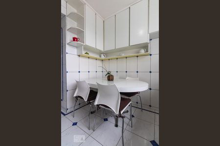 Apartamento à venda com 119m², 3 quartos e 2 vagasCozinha