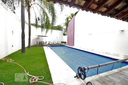 Casa de condomínio para alugar com 240m², 3 quartos e 3 vagasPiscina