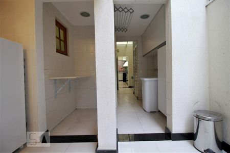 Casa de condomínio para alugar com 240m², 3 quartos e 3 vagasÁrea de serviço