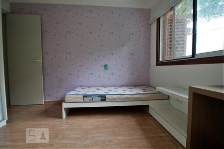 Suíte 1 de casa de condomínio para alugar com 3 quartos, 240m² em Vila Tramontano, São Paulo