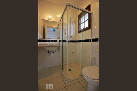 Casa de condomínio para alugar com 240m², 3 quartos e 3 vagasBanheiro da suíte 2