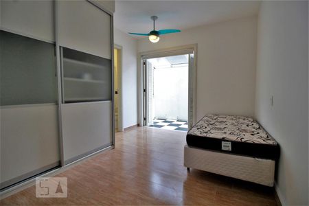 Casa de condomínio para alugar com 240m², 3 quartos e 3 vagasSuíte 2