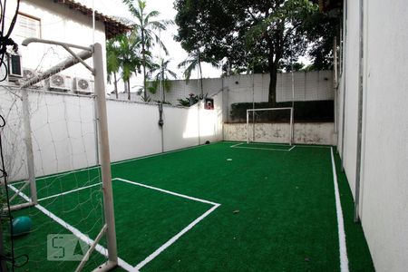 Casa de condomínio para alugar com 240m², 3 quartos e 3 vagasQuadra