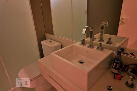 Casa de condomínio para alugar com 240m², 3 quartos e 3 vagasPia