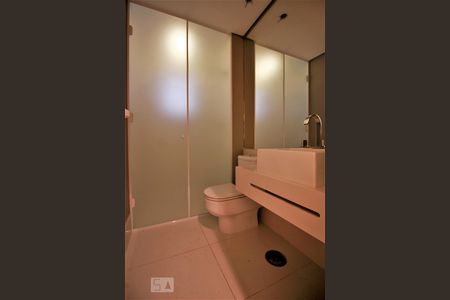 Casa de condomínio para alugar com 240m², 3 quartos e 3 vagasBanheiro