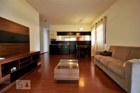 Casa de condomínio para alugar com 240m², 3 quartos e 3 vagasSala