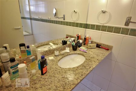 Casa de condomínio para alugar com 240m², 3 quartos e 3 vagasPia