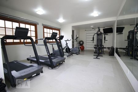 Casa de condomínio para alugar com 240m², 3 quartos e 3 vagasAcademia