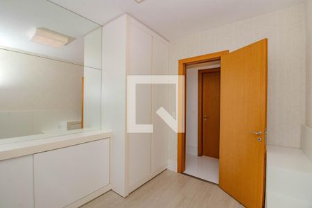 Quarto de apartamento para alugar com 2 quartos, 75m² em Três Figueiras, Porto Alegre