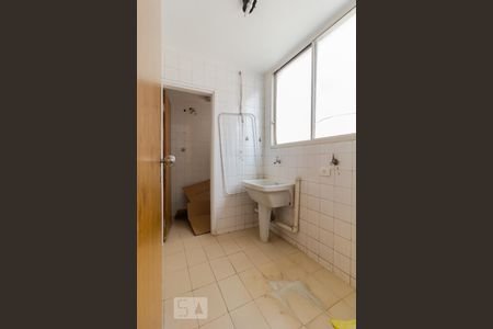 Apartamento para alugar com 75m², 2 quartos e 1 vaga Apartamento para alugar com 75m², 2 quartos e 1 vagaÁrea de serviço