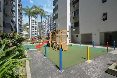 Apartamento para alugar com 76m², 2 quartos e 1 vagaPlay