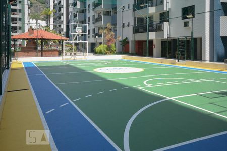 Apartamento para alugar com 76m², 2 quartos e 1 vagaQuadra de esportes